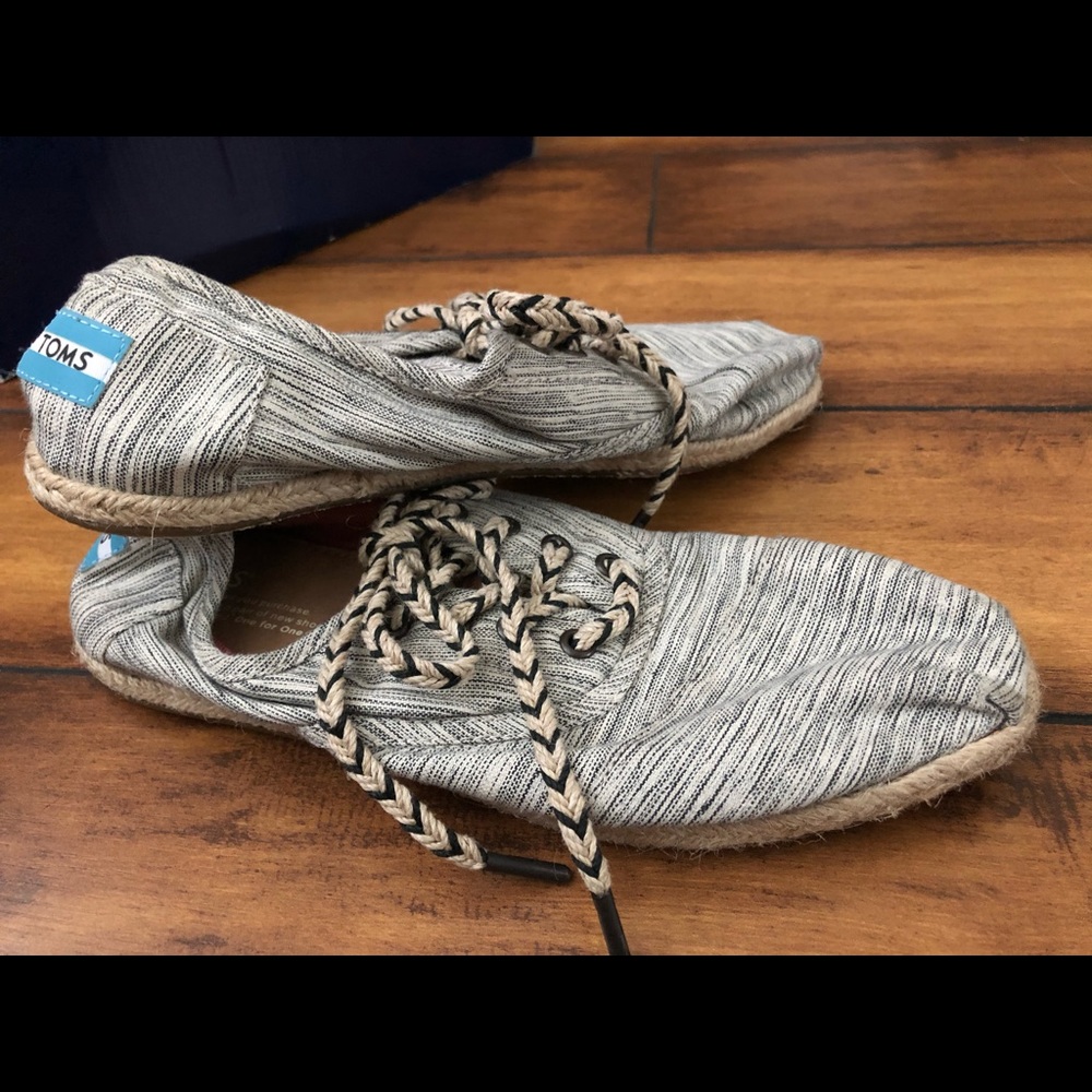 WOMENS TOMS LACE UPS 9